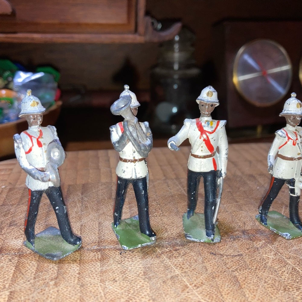 Rare ( tin men ) metal soldiers. 100 years old plus military band members
